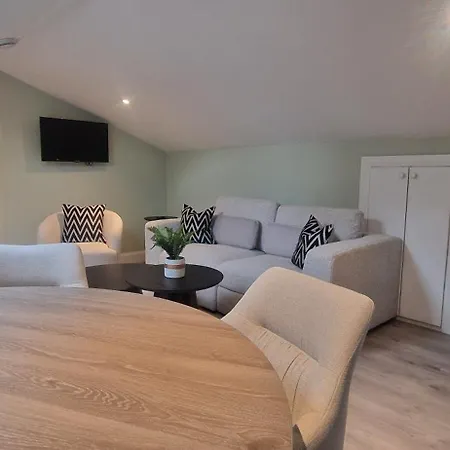 Apartament Upgraded Loft Style Duplex At Rathmines Village *
