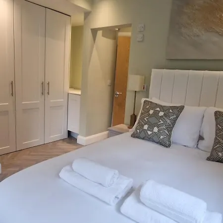 Upgraded Loft Style Duplex At Rathmines Village 都柏林