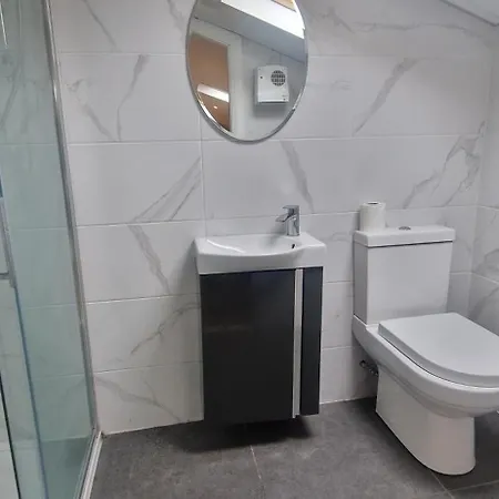 Upgraded Loft Style Duplex At Rathmines Village 都柏林