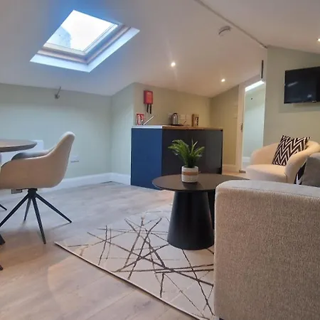Upgraded Loft Style Duplex At Rathmines Village 都柏林
