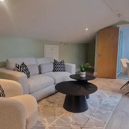 Upgraded Loft Style Duplex At Rathmines Village Lägenhet *