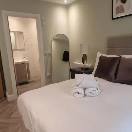Upgraded Loft Style Duplex At Rathmines Village Lejlighed *